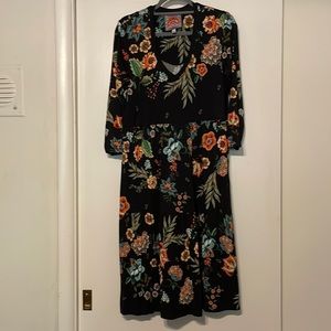 Johnny Was -size Large v-neck black T-shirt dress